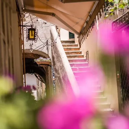 La Piazzetta Del Borgo ネットゥーノ